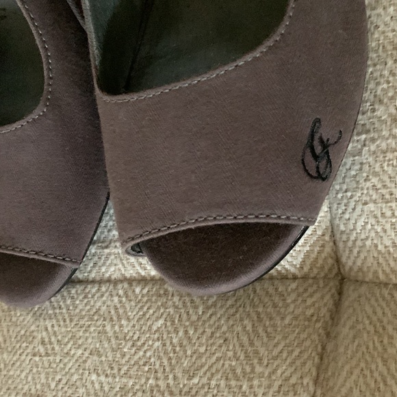 G- Star. Shoes.  Size 7.   Taupe color.  Excellent condition - Picture 4 of 9